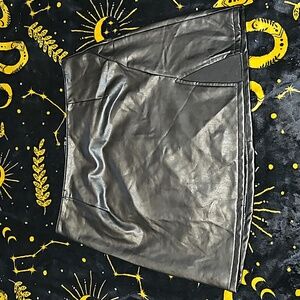 Rewash black faux leather skirt size large
